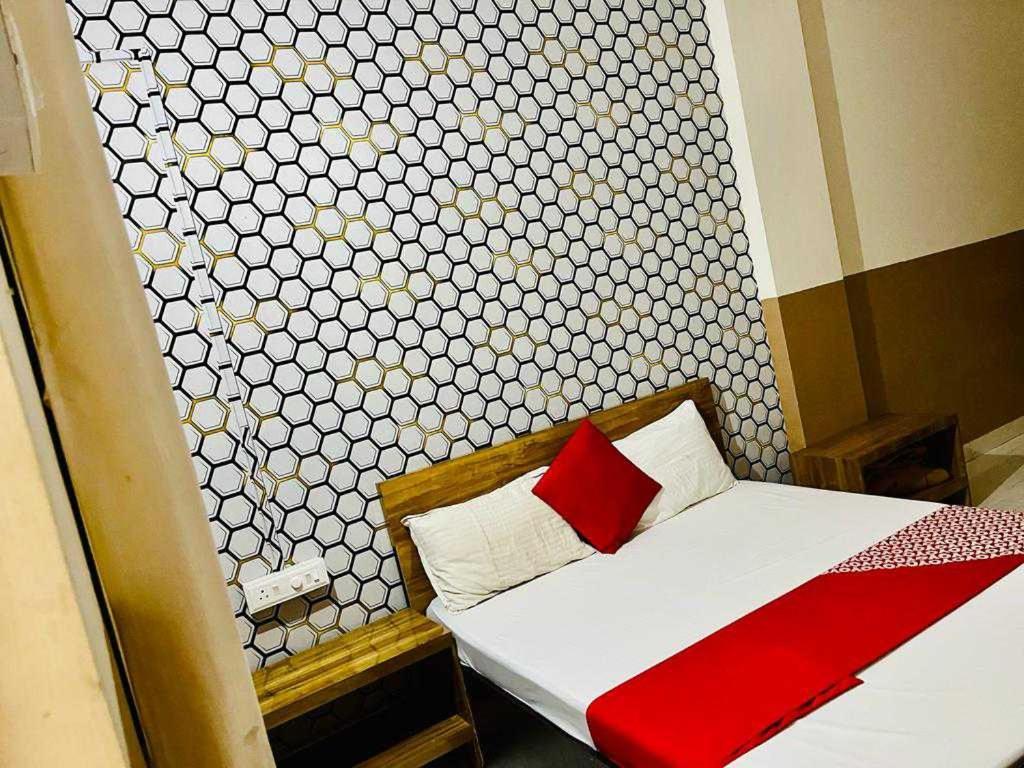 Hotel Royal Lodging Phursungi Eksteriør billede