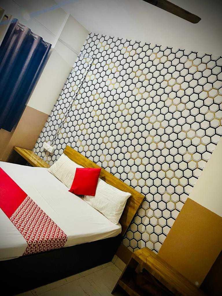 Hotel Royal Lodging Phursungi Eksteriør billede